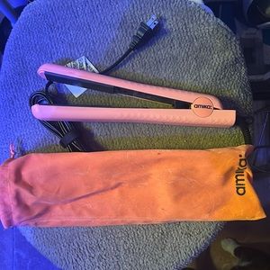 Amika Hair Straightener